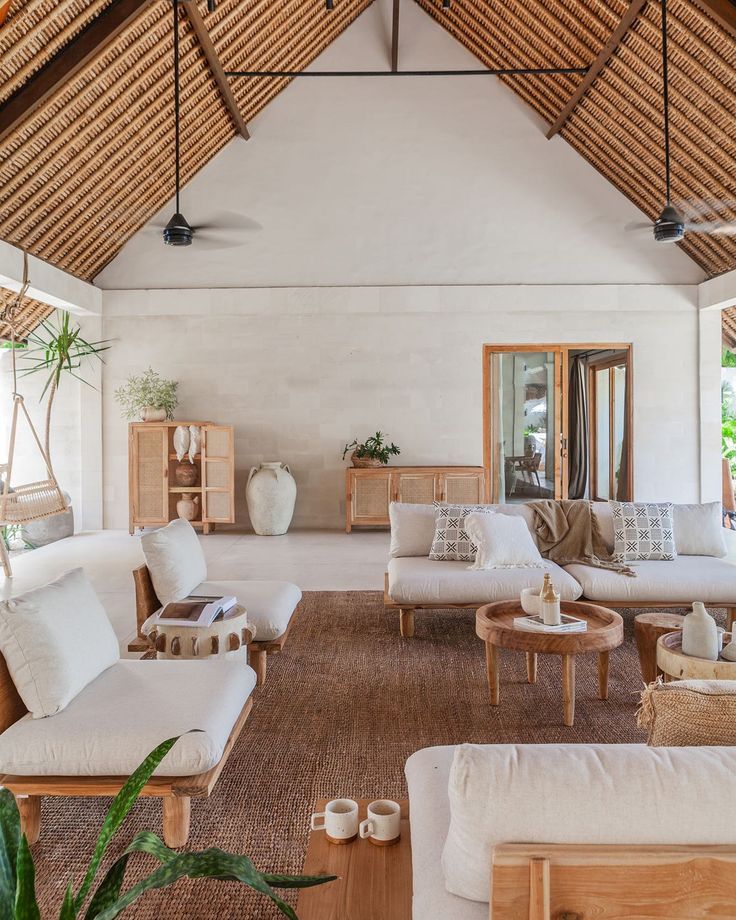 pièce de vie à la décoration balinaise
