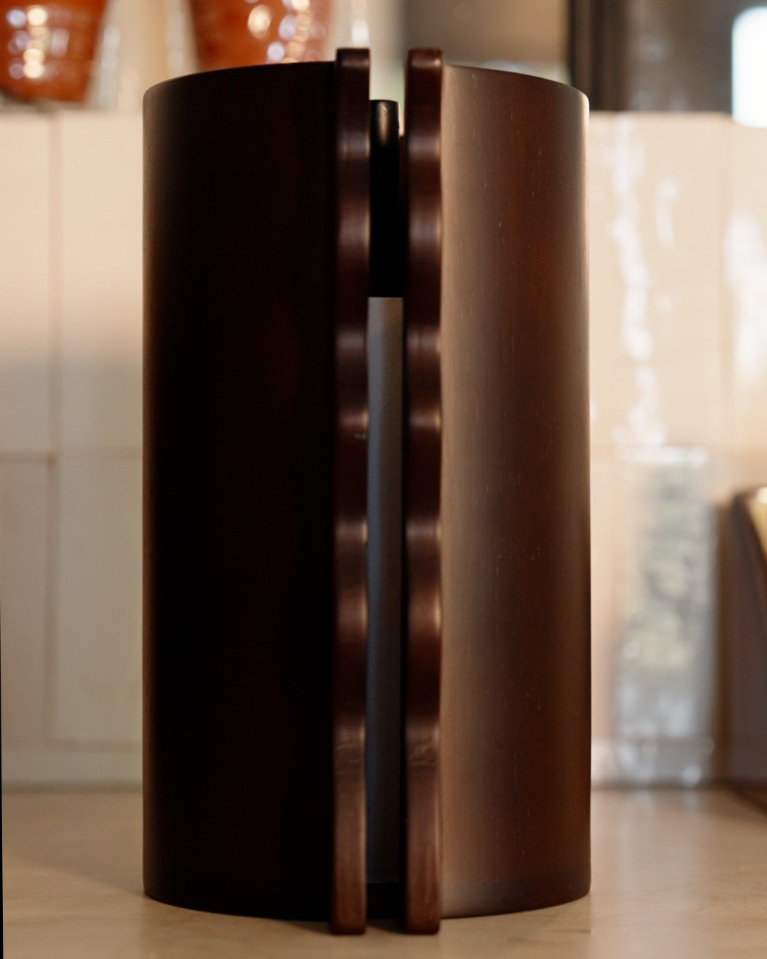 Porte essuie-tout bois - Chocolat [TOTEM WAVY]